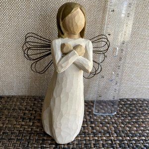 WILLOW TREE "Sign of Love" Figurine 2003 by Susan Lordi 5 1/2" Tall (5oz)